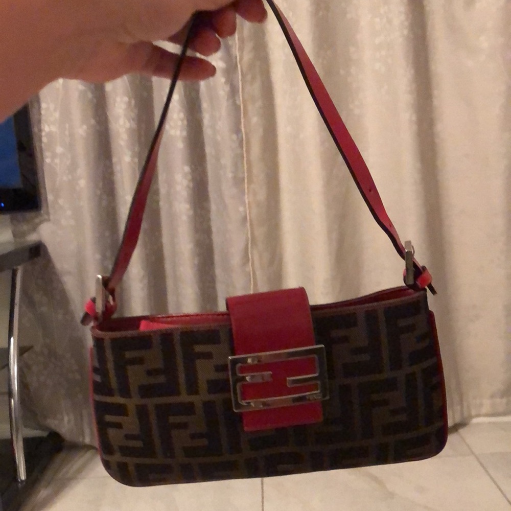 Fendi pouchette 100% authentic, used - Picture 8 of 9